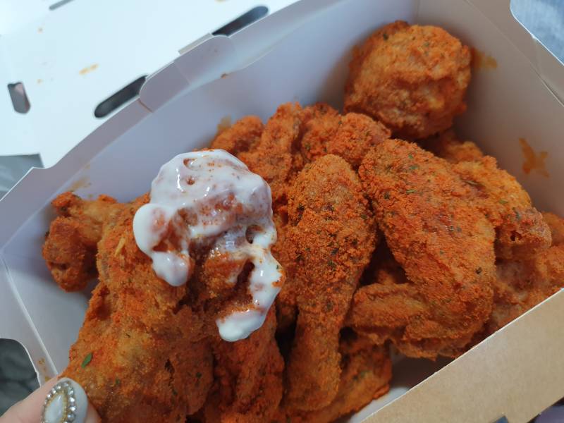 나랑 치킨 먹어줄사람.... | 인스티즈