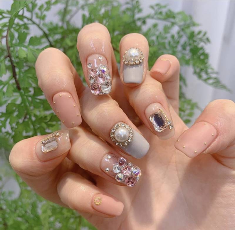 익들아 네일 둘중에 뭐가이뻐?? | 인스티즈