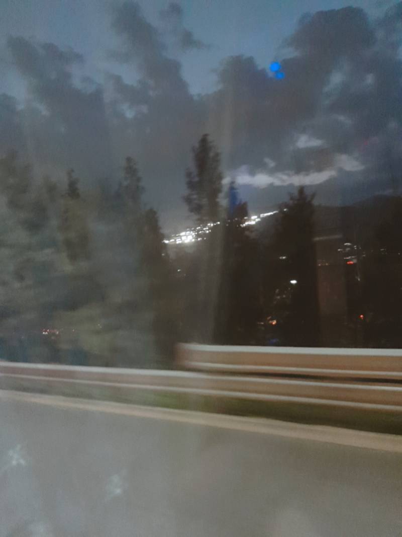 부산 양산에서 찍은 사진인데 저기 빛나는데 어딘지 알아??? | 인스티즈