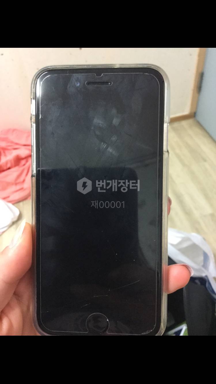 아이폰 6s 64GB 팝니다. 새제품 사용한지 1개월 밖에 안 지나서 하자 없고요 다 잘 작동됩니다. 급전이 필요해서 팝니다! | 인스티즈