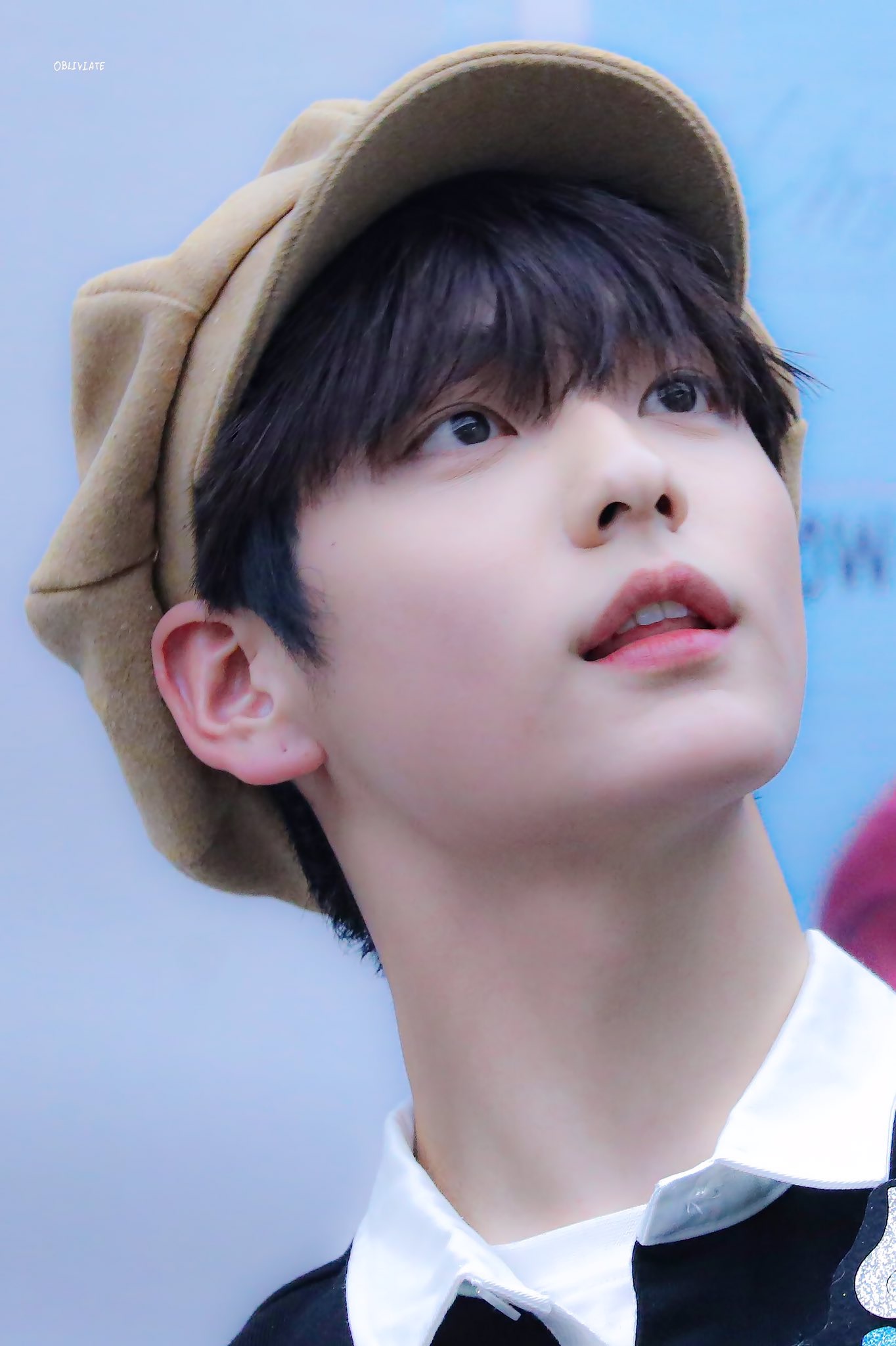 두밧두 수빈 귀에 귀걸이? 피어싱? 자국 있는 거 발려,,, | 인스티즈