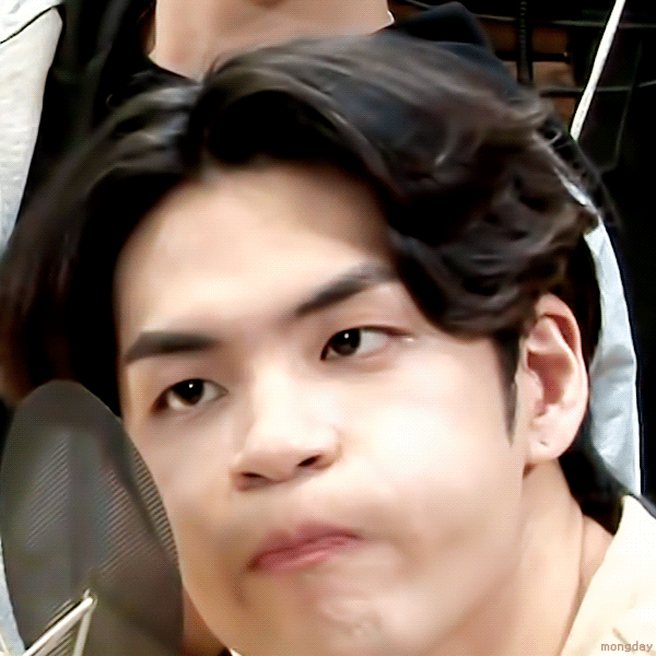 데이식스 원필 허겁지겁 내려가는거 너무 귀엽닼ㅋㅋㅋㅋㅋㅋ | 인스티즈