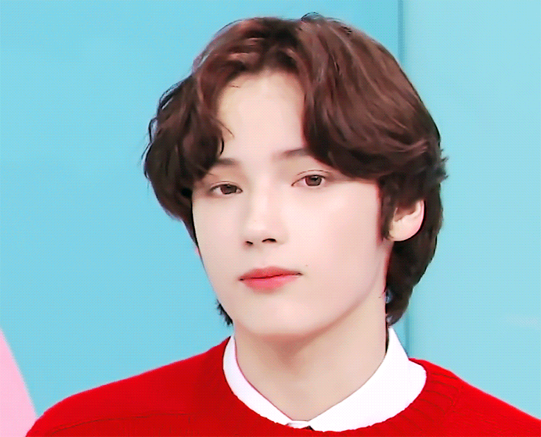 얘 진짜 유니크하게 잘생김 | 인스티즈