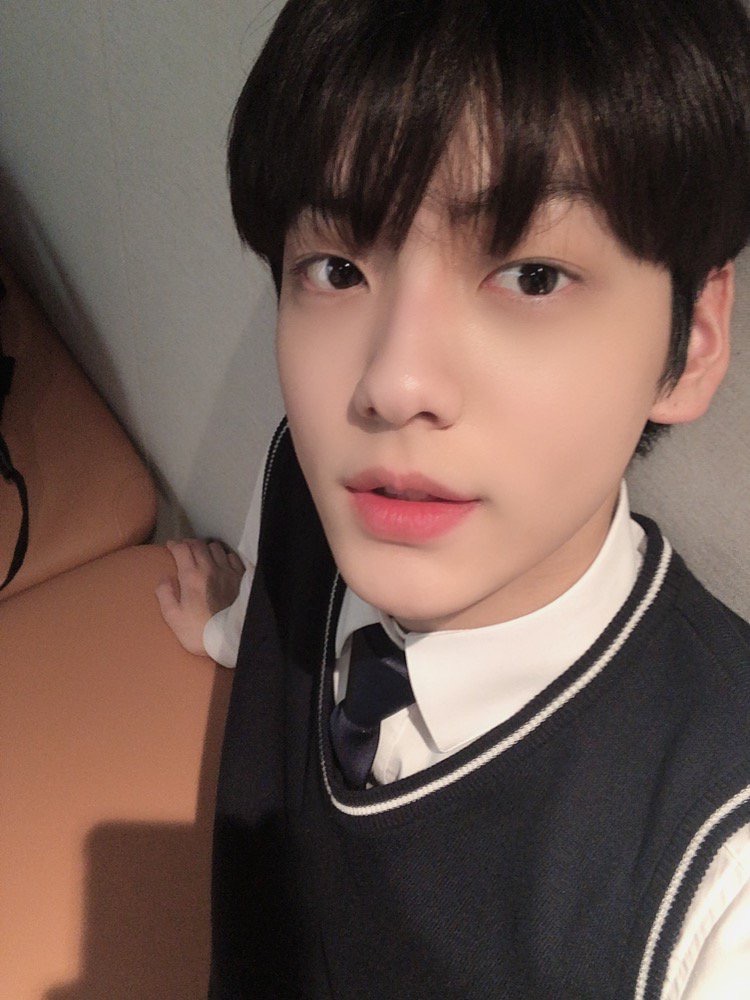 뭐야 투바투 최수빈 이 쓸데없는 겸손함은....?ㅋㅋ "저 그정도 아니에여?"ㅋㅋ | 인스티즈