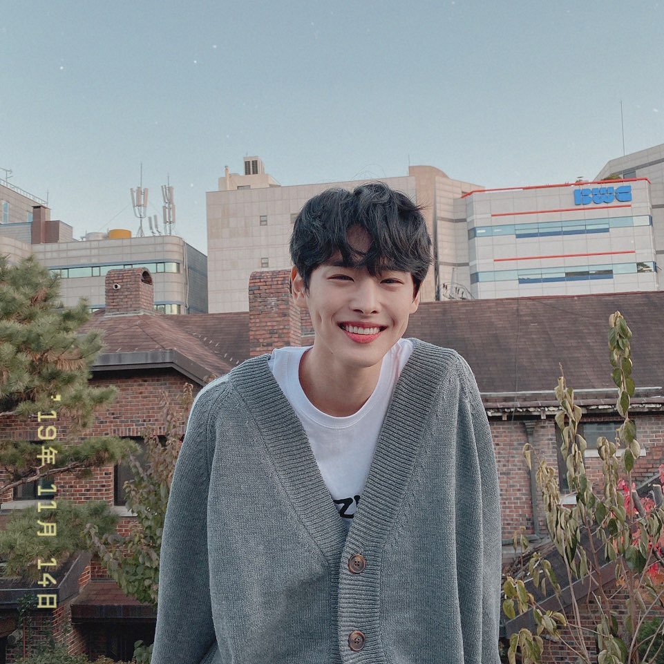 내 본진 웃는거 돌판 탑쓰리 안에 든다고 자부할수있어 | 인스티즈