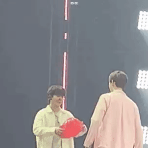 ㄱ 년북이 진짜 웃기는게 | 인스티즈