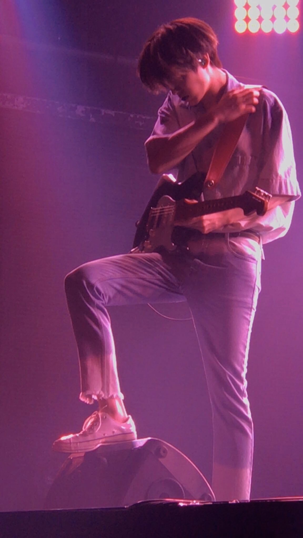 데이식스 제이 되게 작게 생겼는데 대박이야 | 인스티즈