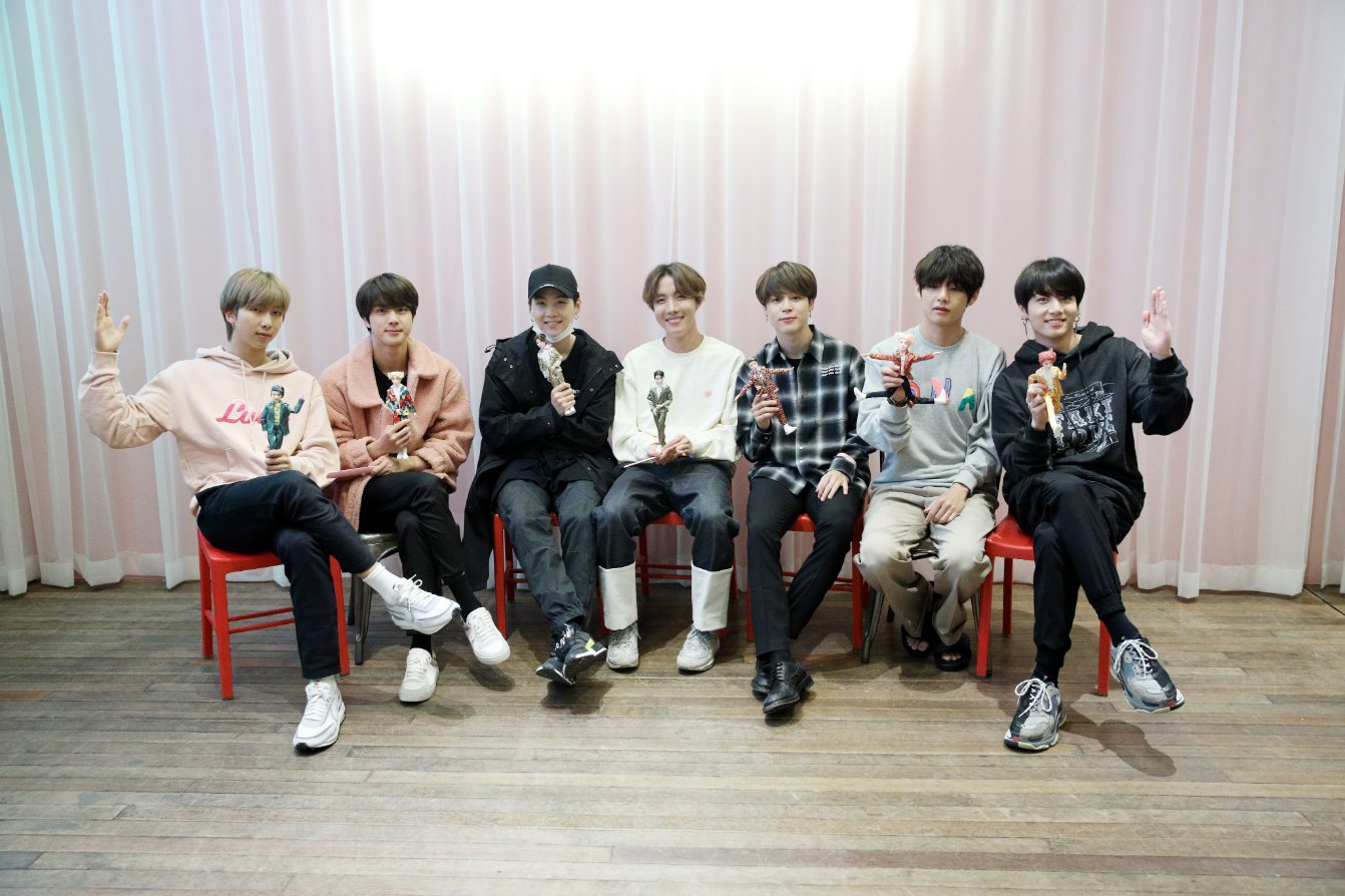 울 애들 드디어 방탄선배님이랑 사진 찍얶다! | 인스티즈