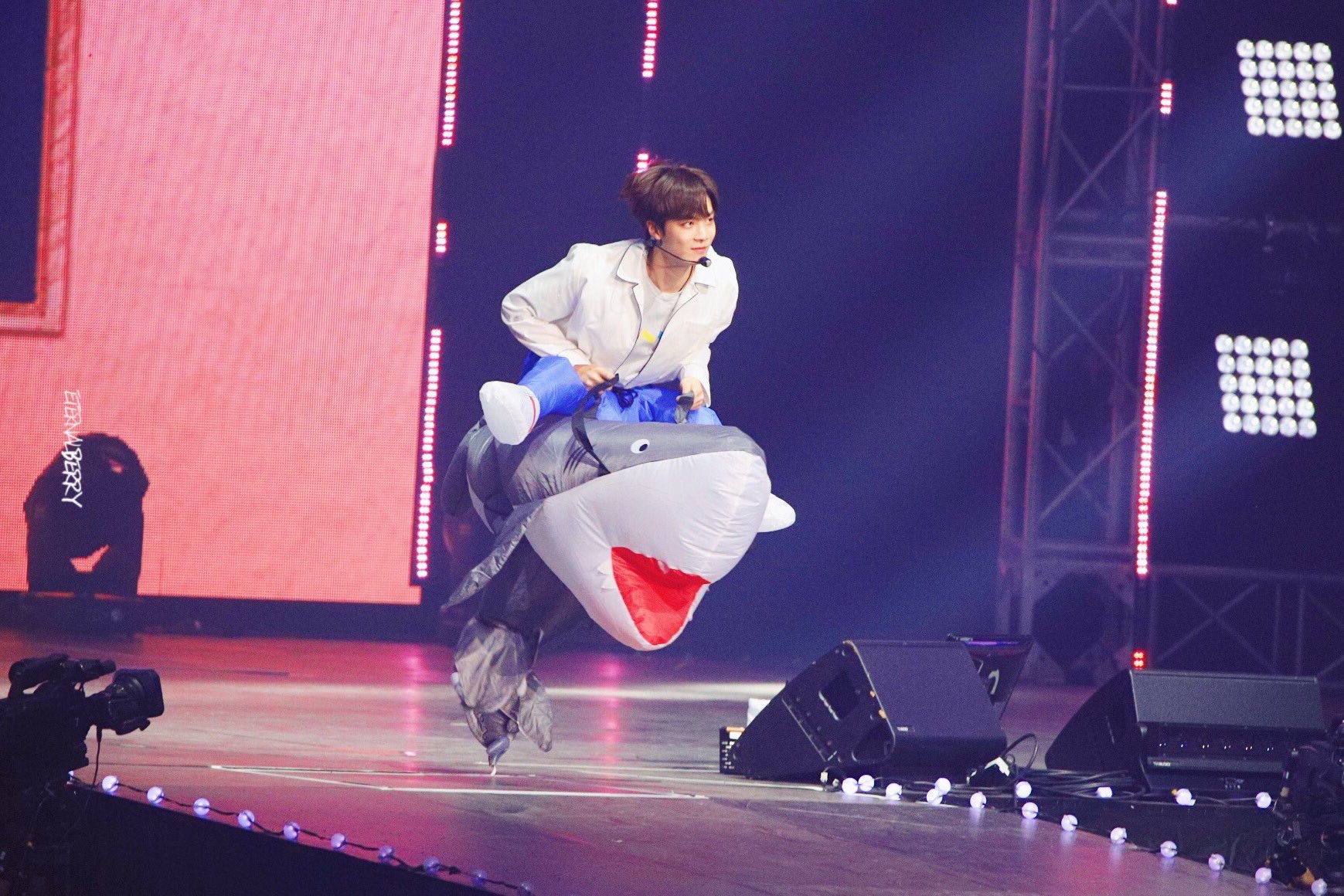 뉴이스트 리더 내꺼.. | 인스티즈