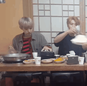 [잡담] 이것만 봐도 데이식스에서 누가 먹짱이고 누가 잘 안 먹는 사람인지 한 눈에 보임 | 인스티즈