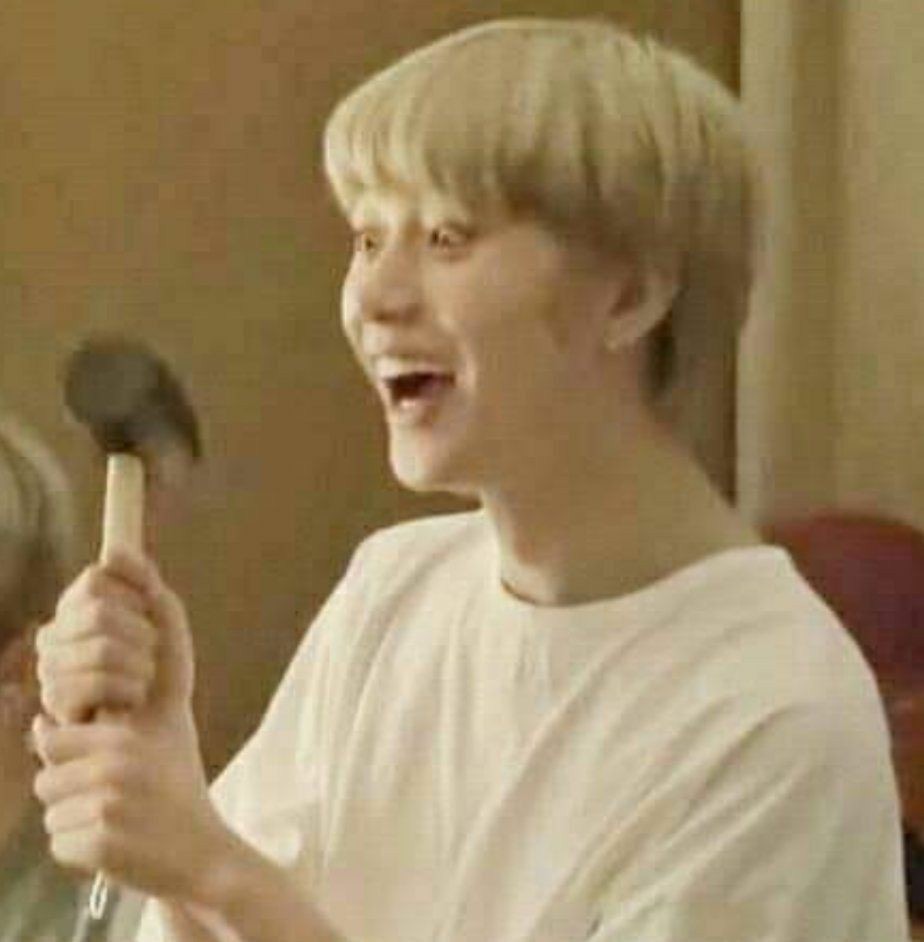 큰방에서 투바투 범규 수트짤보고 들튀각섰는데 | 인스티즈