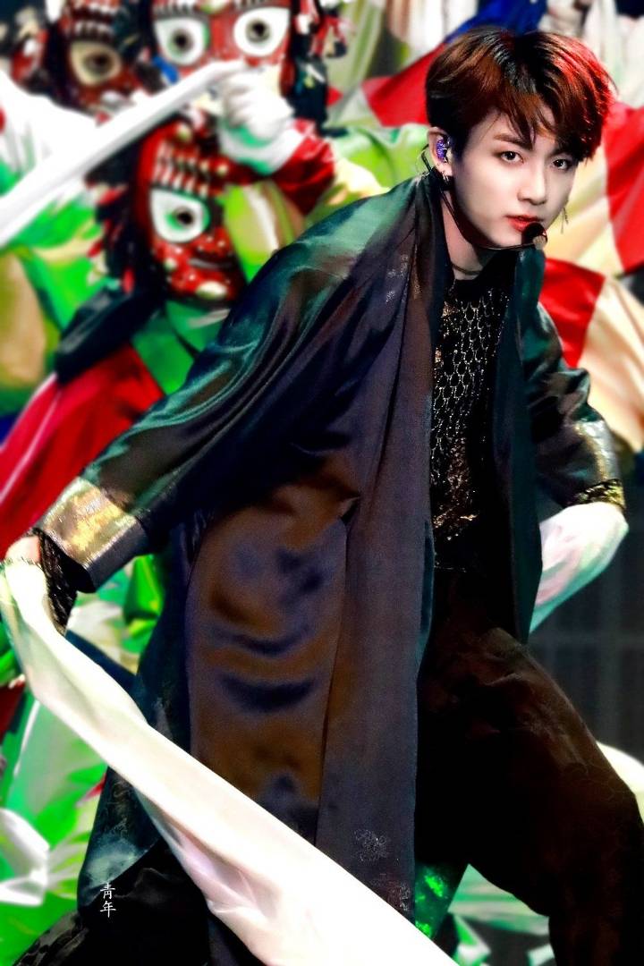 방탄 정국 이때 디게 자유분방한 세자같지않았음? | 인스티즈