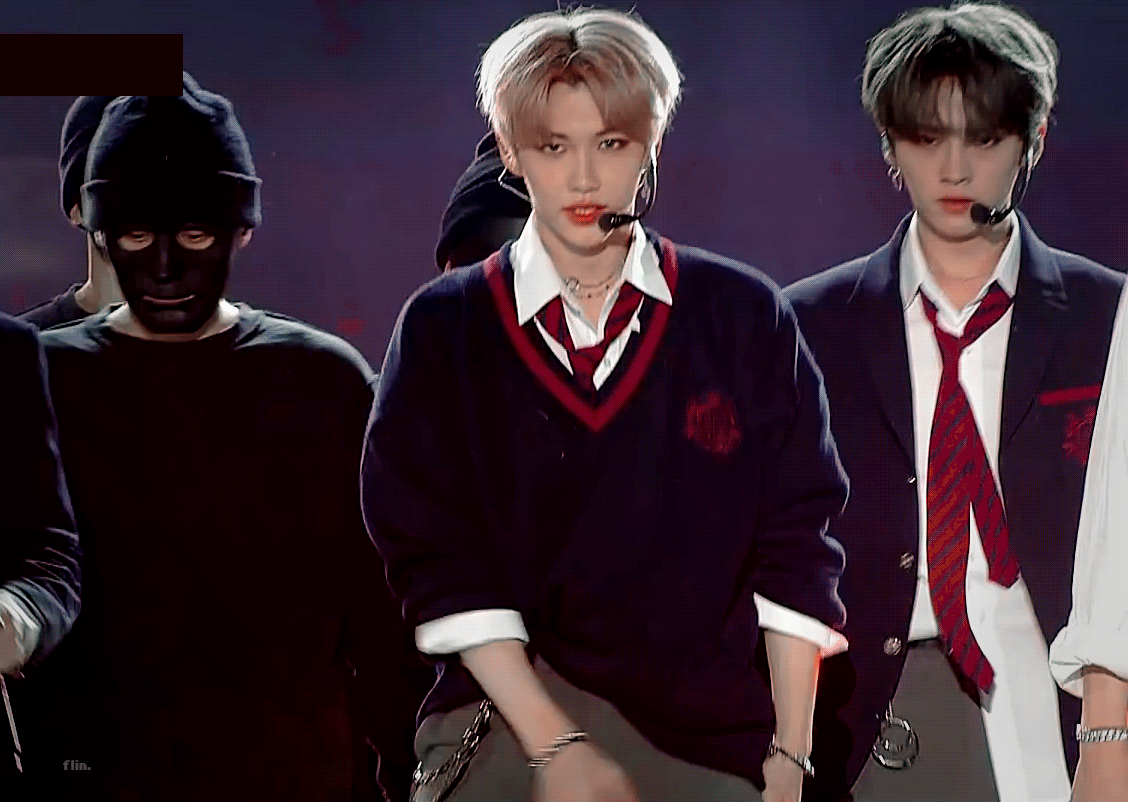 어제 브이앱 시상식 핑크머리 걔 고화질 떴습니다 | 인스티즈