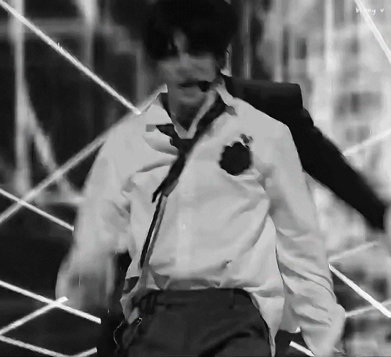 어제 스키즈 현진 마이크 고쳐쓰는거 움짤인데 ㄹㅇ 대박이야ㅋㅋㅋㅋㅋㅋ | 인스티즈