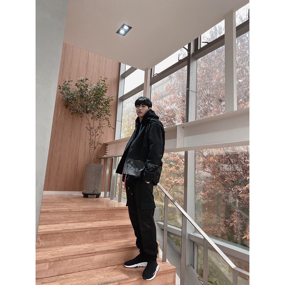 최병찬 오늘 공카멤트인스타 각각 사진 5장씩 올려줌ㅋㅋㅋㅋㅋㅋㅋㅋㅋㅋㅋ | 인스티즈