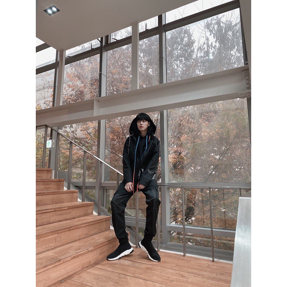 최병찬 오늘 공카멤트인스타 각각 사진 5장씩 올려줌ㅋㅋㅋㅋㅋㅋㅋㅋㅋㅋㅋ | 인스티즈