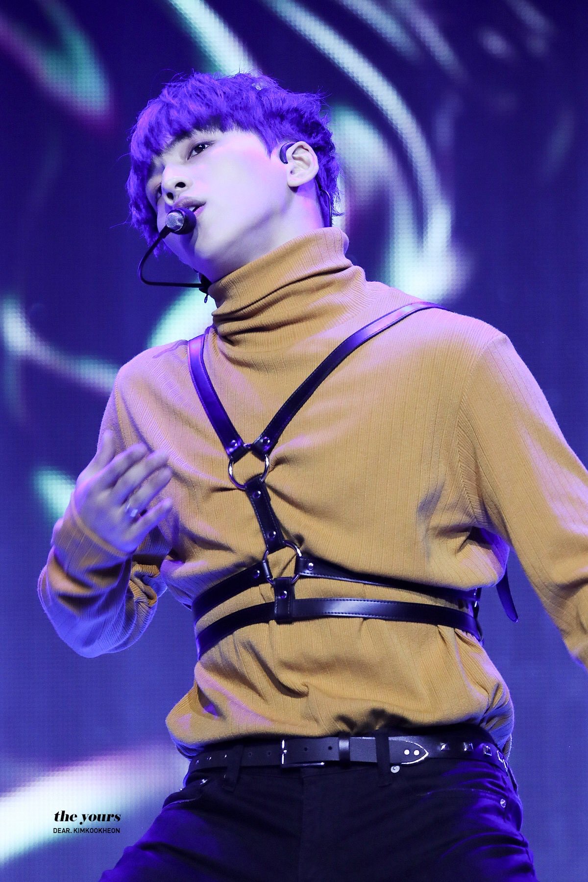 송유빈 이번 미콘때 하네스 입혀주세여 | 인스티즈