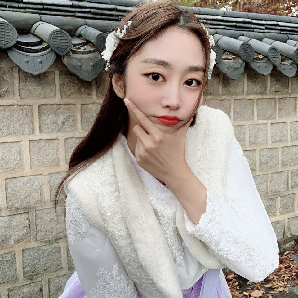러블리즈 서지수 한옥마을가서 한복 입은거 사진 올라왔어.. | 인스티즈