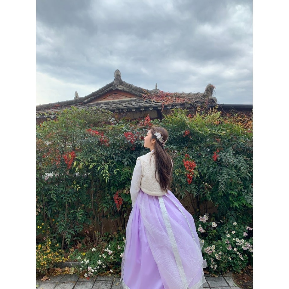 러블리즈 서지수 한옥마을가서 한복 입은거 사진 올라왔어.. | 인스티즈