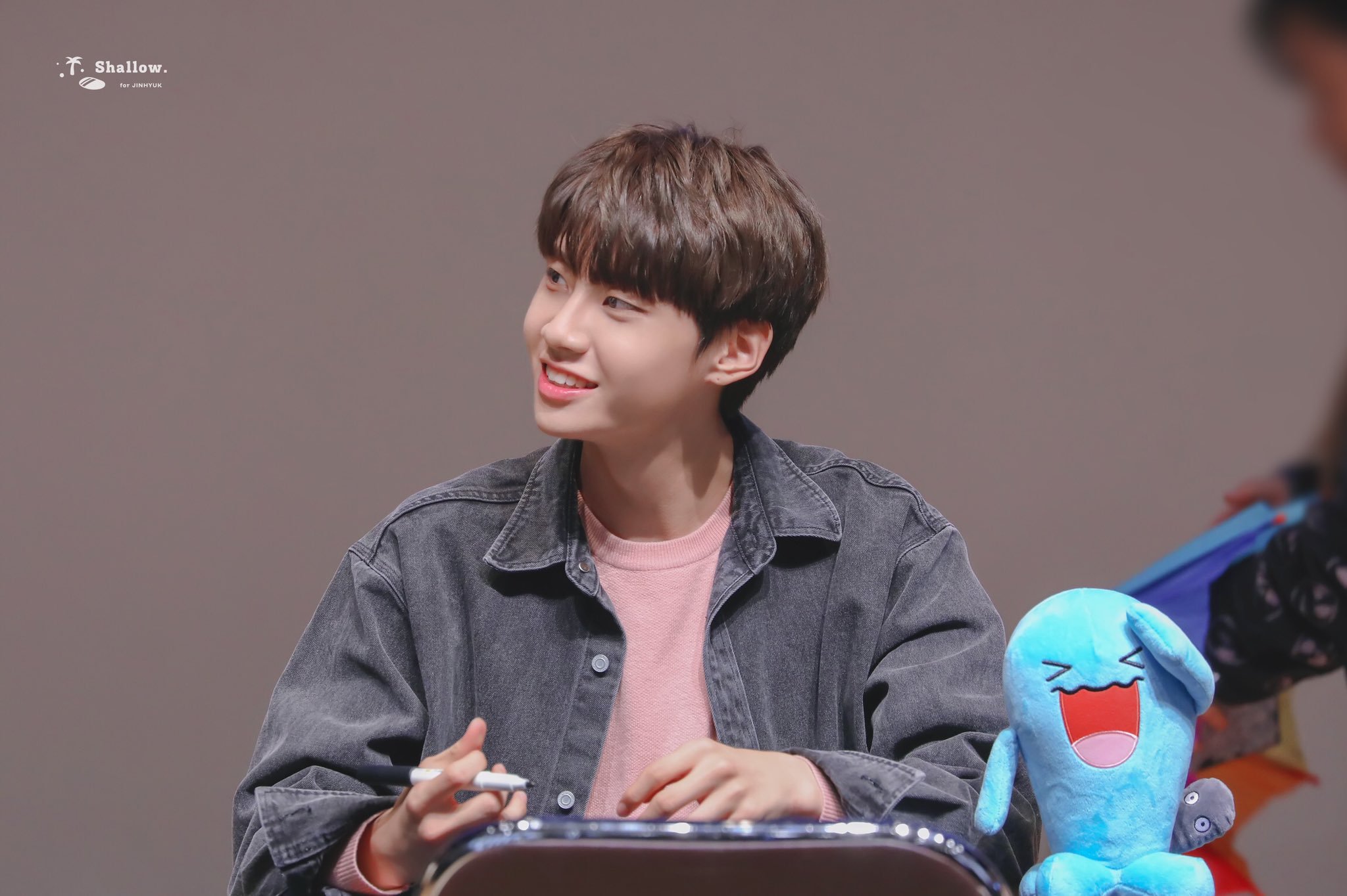 이진혁 팬싸 벌써 과질 뜨는데 넘 귀여웡 ㅠㅠ깅 맞다 | 인스티즈