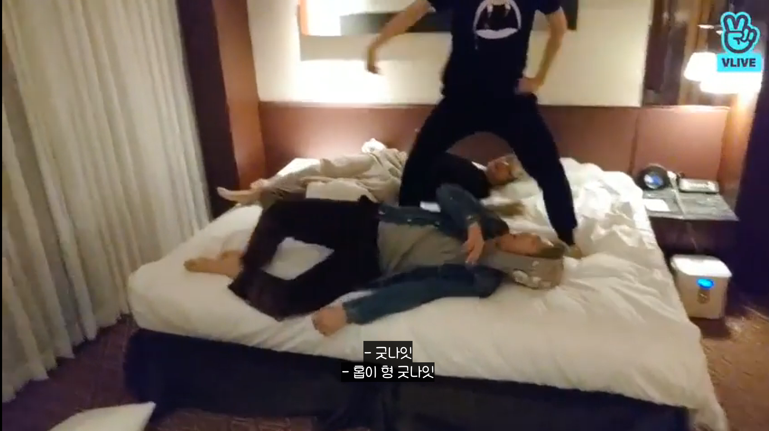 인기글 방탄 브이앱 영상으로 보면 더 대환장임 | 인스티즈