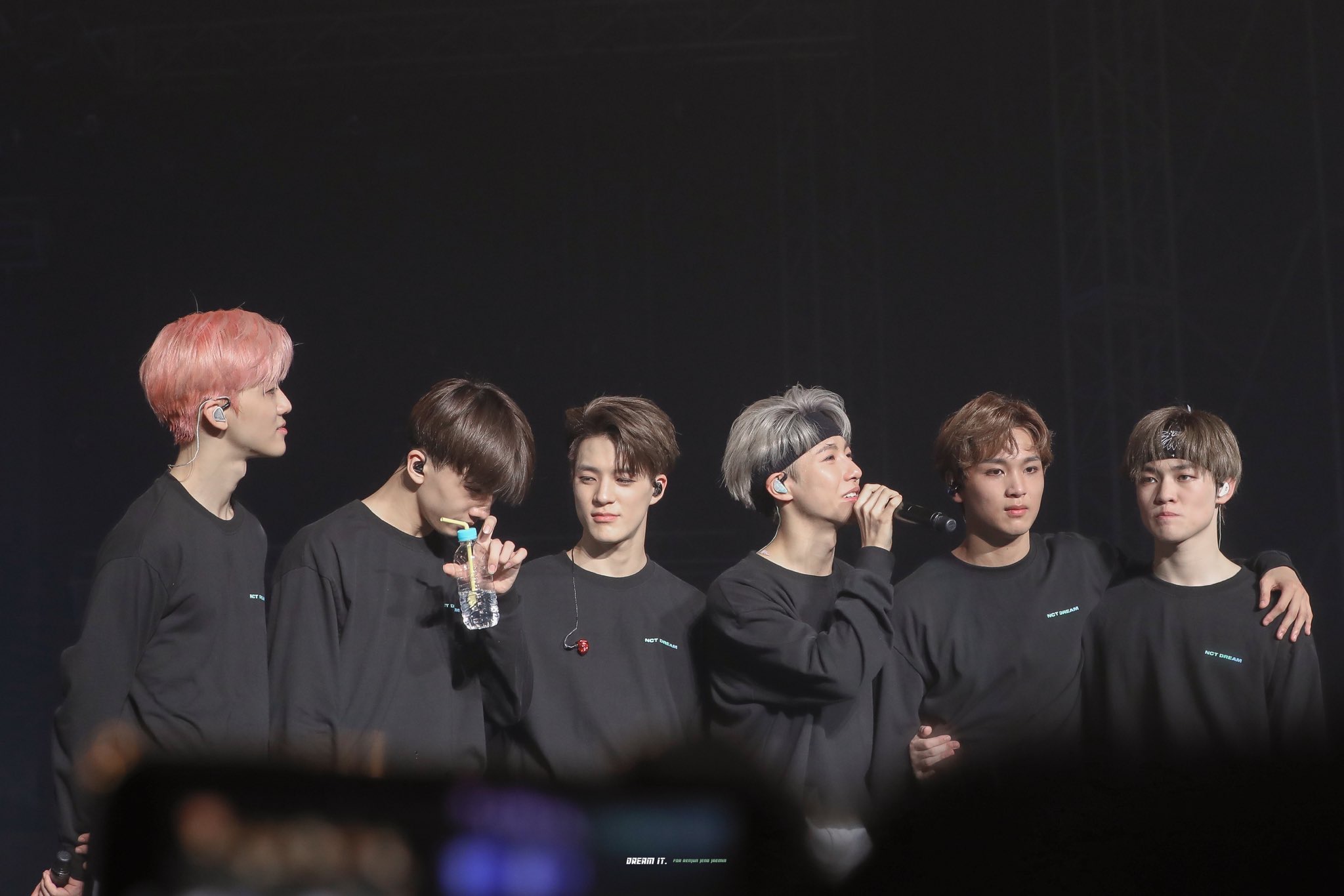 왜 어른들의 고집에 어린 아이들의 꿈들을 이용해야하는 건지 모르겠다 | 인스티즈