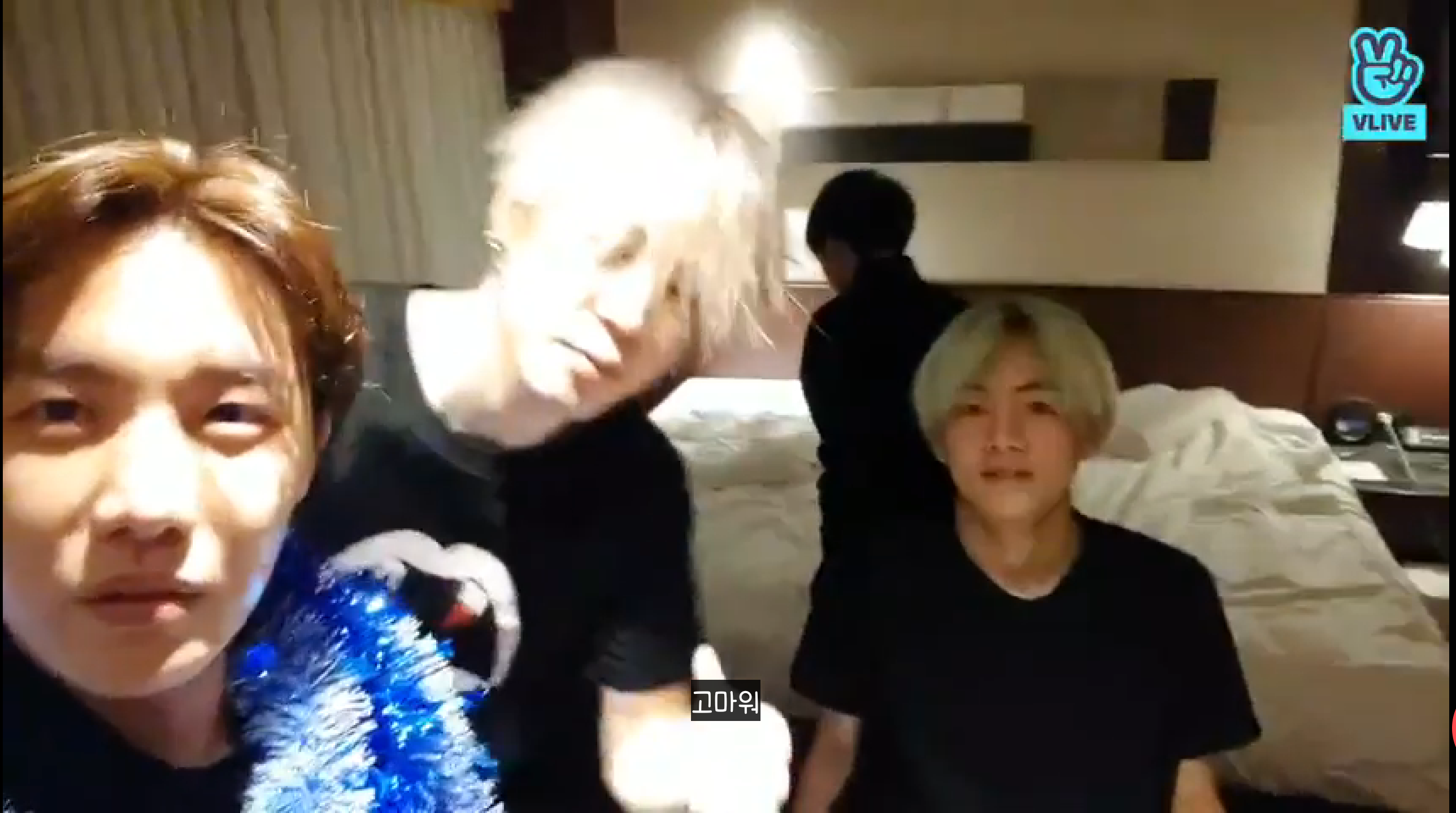 인기글 방탄 브이앱 영상으로 보면 더 대환장임 | 인스티즈