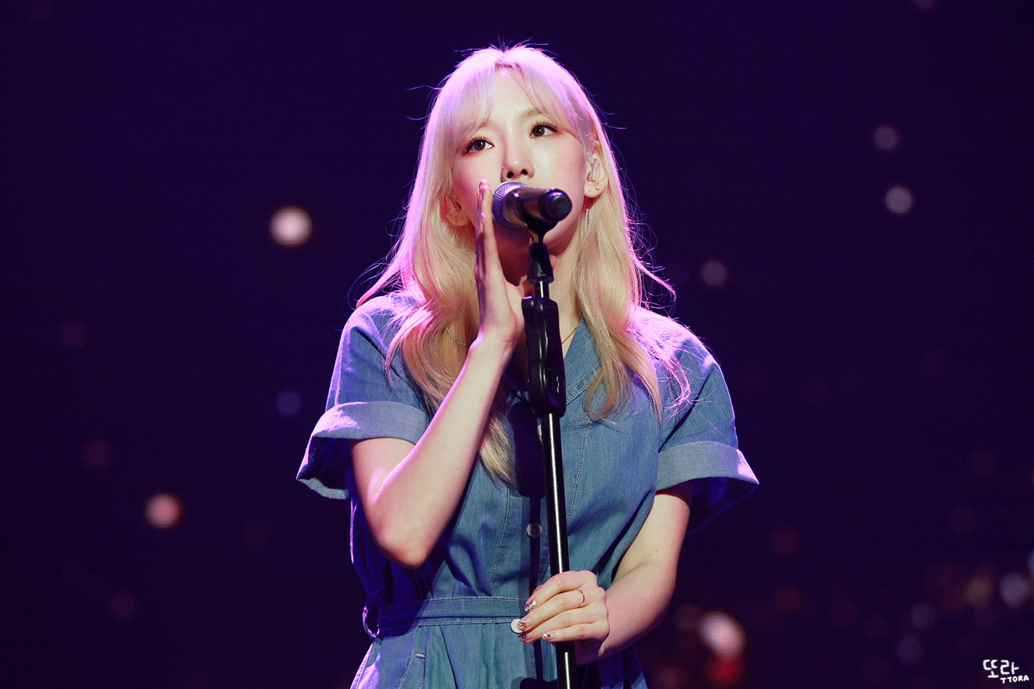 뭐지 태연 청 입은게 갑자기 왜이렇게 유독 너무 예뻐보이니ㅠ | 인스티즈