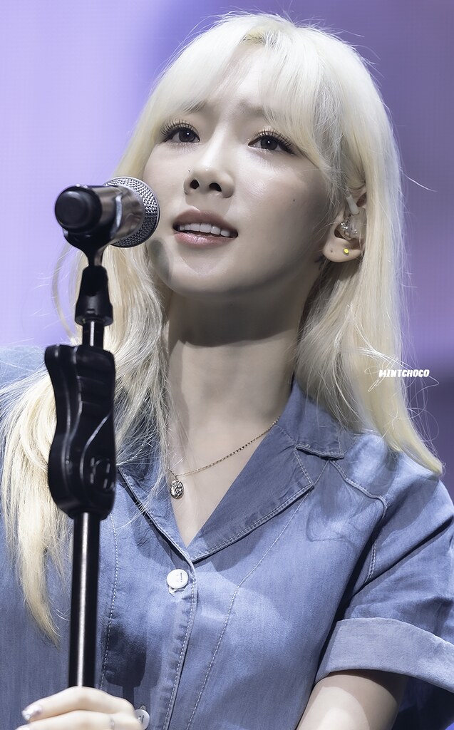 뭐지 태연 청 입은게 갑자기 왜이렇게 유독 너무 예뻐보이니ㅠ | 인스티즈