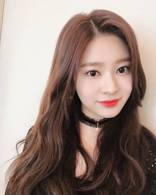 아이즈원 김민주랑 에이비식스 동현이랑 닮았다는 소리 들어? | 인스티즈