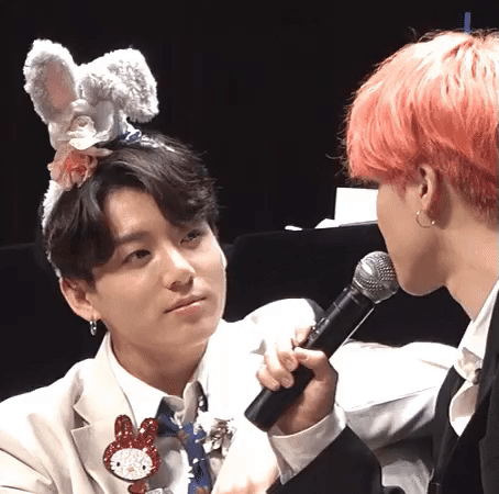 ㄱ 국민 찐이다... 스킨십 하나 없는데 묘한 짤 몇개 털어봄 | 인스티즈