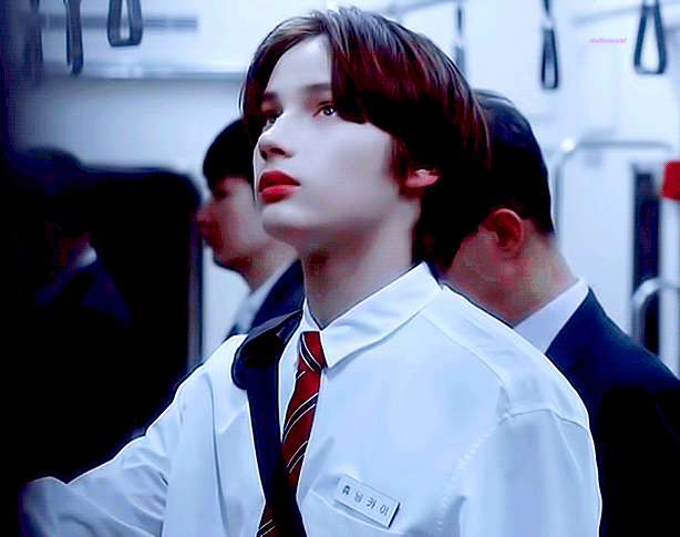 헐ㄹ 투바투 휴닝카이 지하철씬 짤 떴는데 여기 넷플릭스 오리지날 맞지?????? | 인스티즈