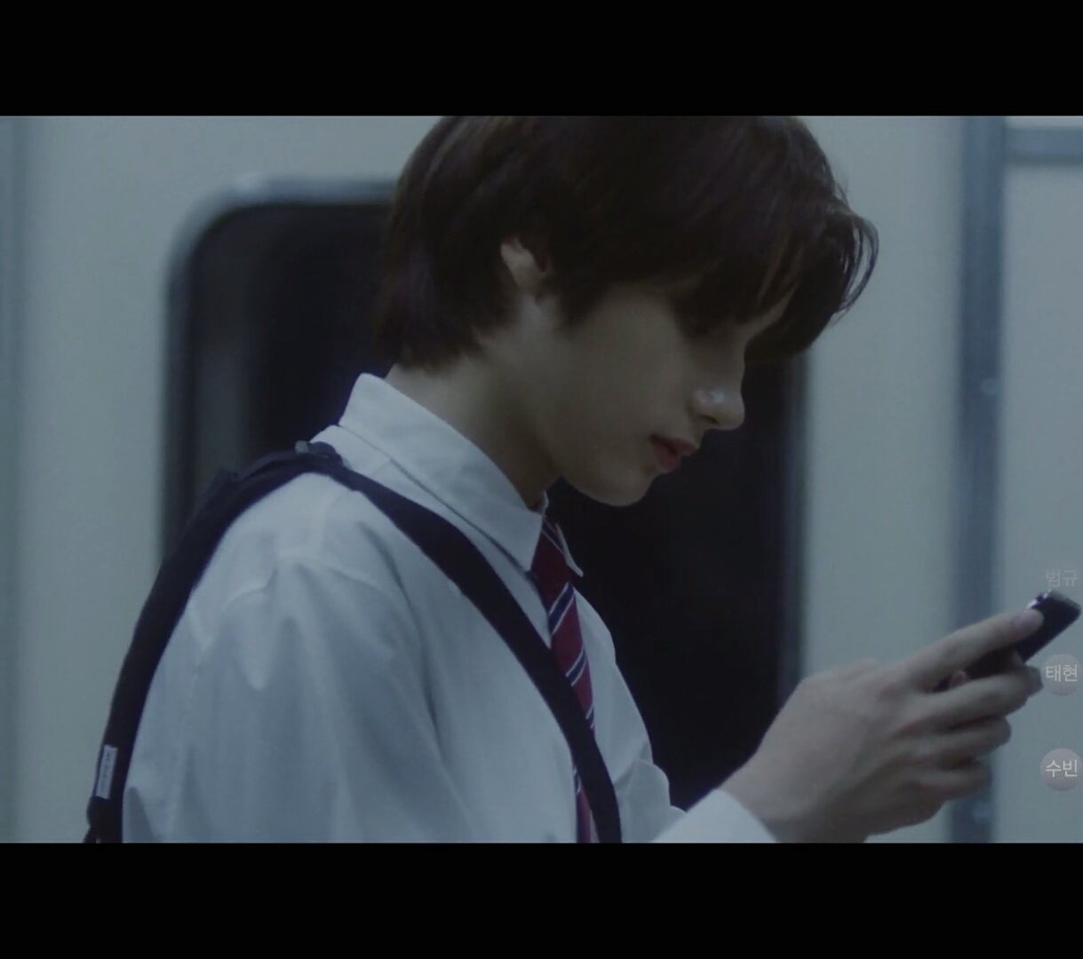 ㅋㅋㅋ투바투 뮤비 지하철씬 휴닝카이 캡쳐 3장 모아봄.. 얘 미쳤구나 | 인스티즈