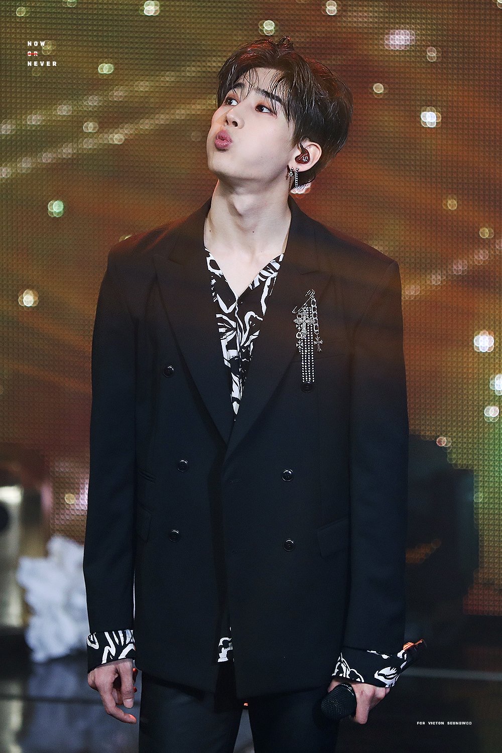 얘들아아아아ㅏ악!!!!!!!오늘이 무슨날인지 아니ㅣ이ㅣ이!!????!??? | 인스티즈