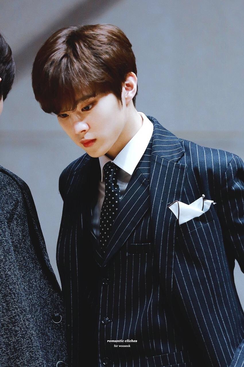 김우석 이거 ㄹㅇ 까칠한 경영수업받는 재벌 3세 같음 | 인스티즈