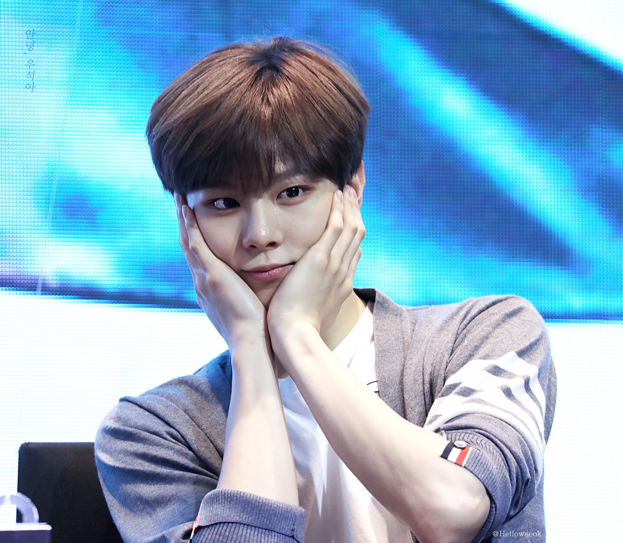 김우석은 알까 오조오억 우석이들이 김우석 얼굴 하나에 햄보카단거 | 인스티즈