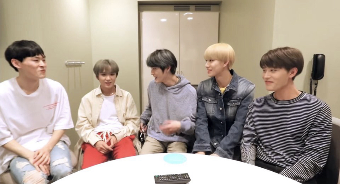 진짜 이동혁 남들보다 덜 큰 게 아니라 태생부터 쬐끄만 거여서 너무 귀여워 | 인스티즈