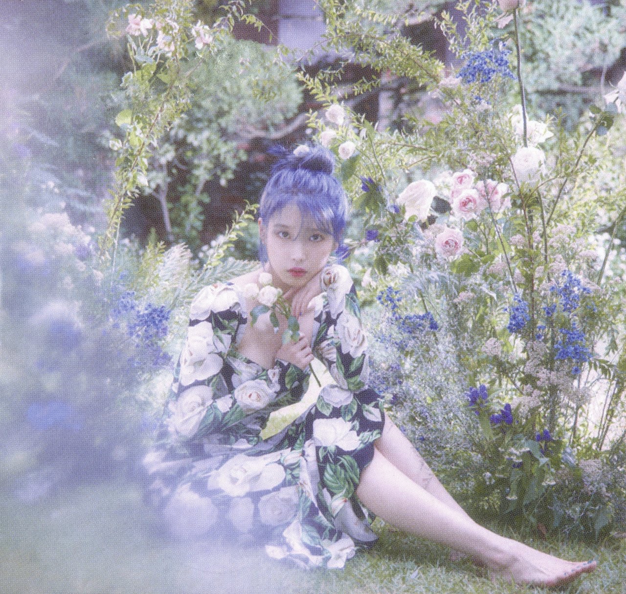 아이유 이번 콘서트 엠디 사진(?) 같이 볼래? | 인스티즈