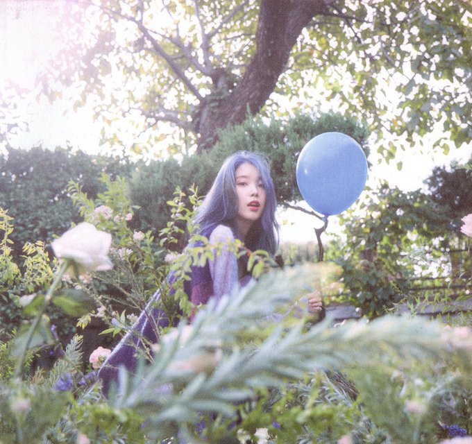 아이유 이번 콘서트 엠디 사진(?) 같이 볼래? | 인스티즈