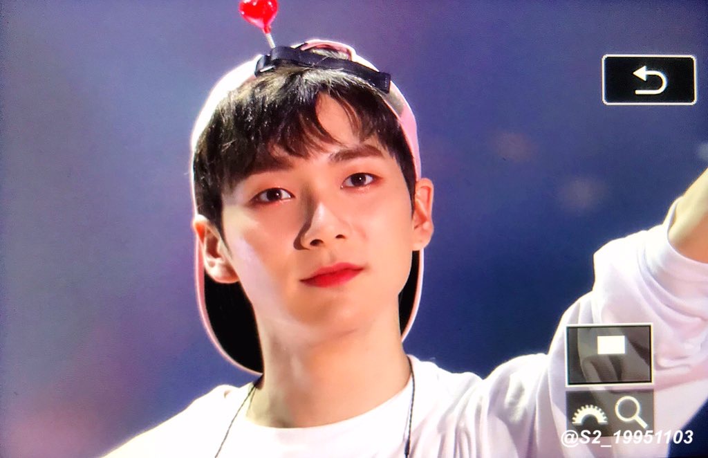 뉴이스트 아론 고향 LA 아니었음.. | 인스티즈