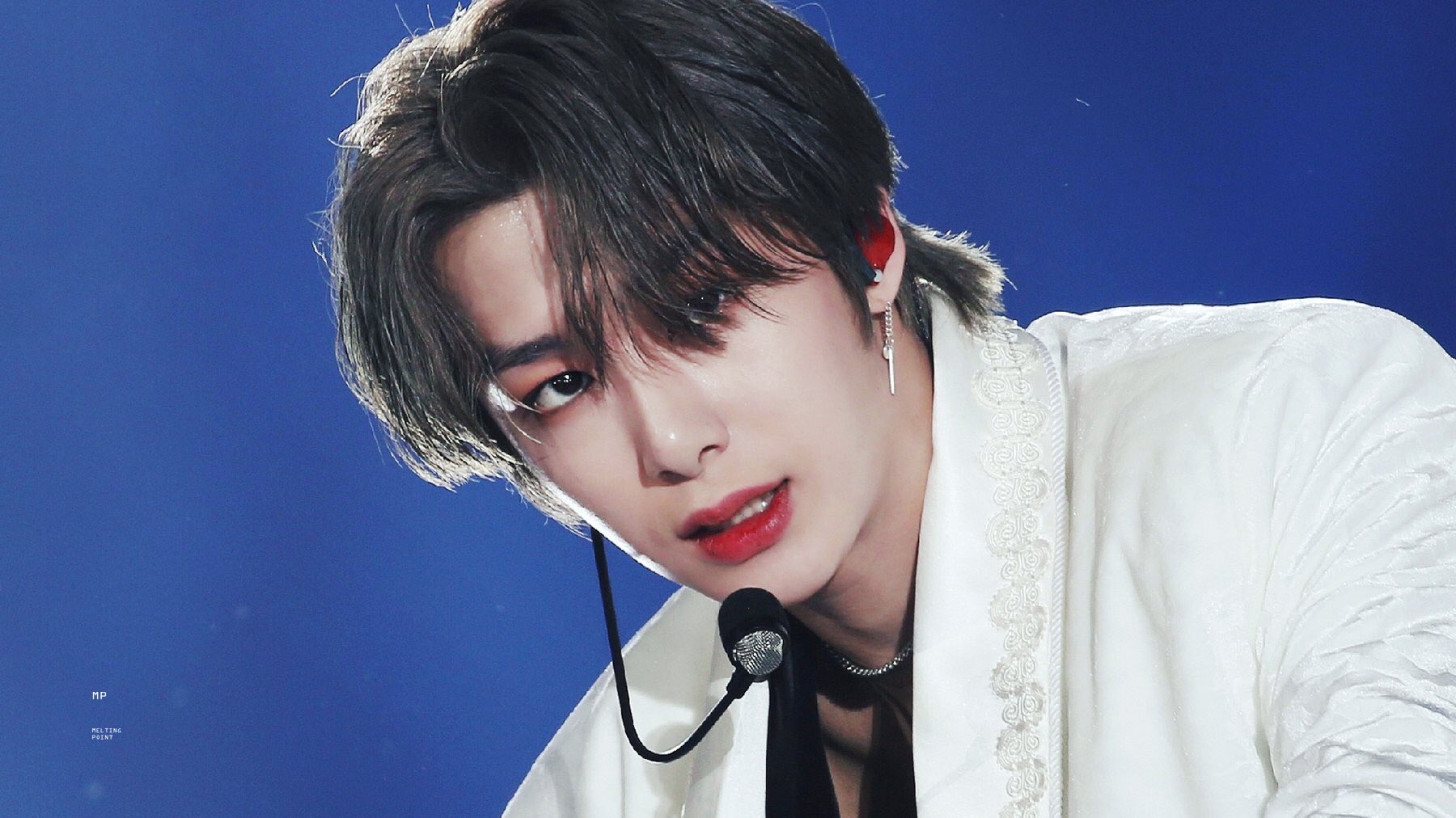 브이라이브어워즈 사진 그만 저장하고 싶은데 너무 잘생겼다.... | 인스티즈