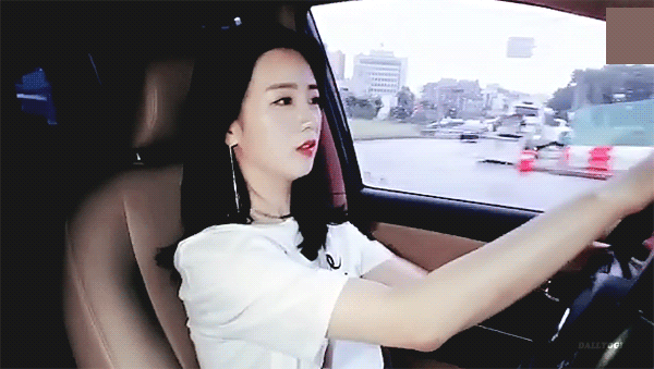 윤보미 운전하는 거 뭐지.. | 인스티즈