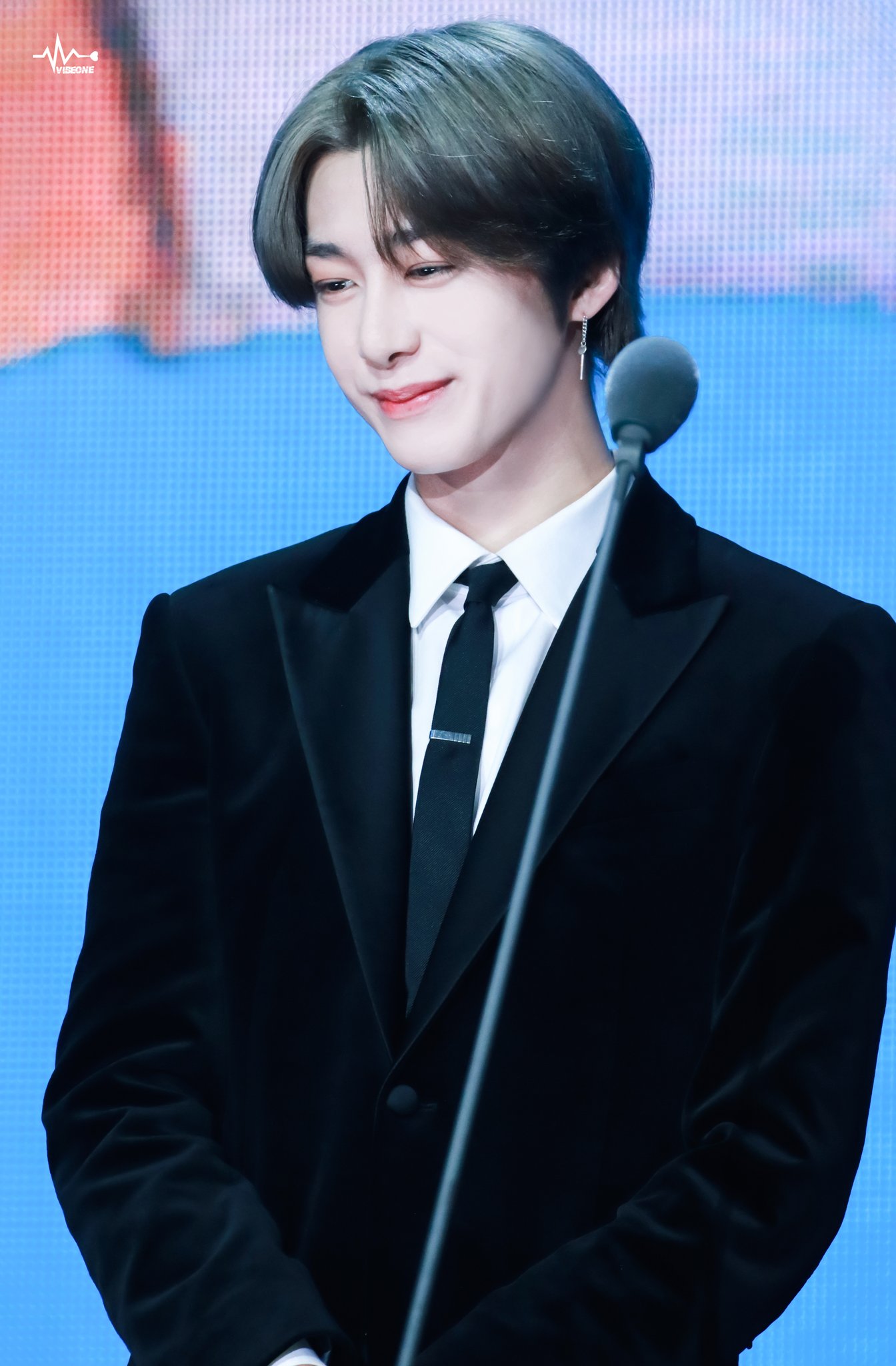 브이라이브어워즈 사진 그만 저장하고 싶은데 너무 잘생겼다.... | 인스티즈