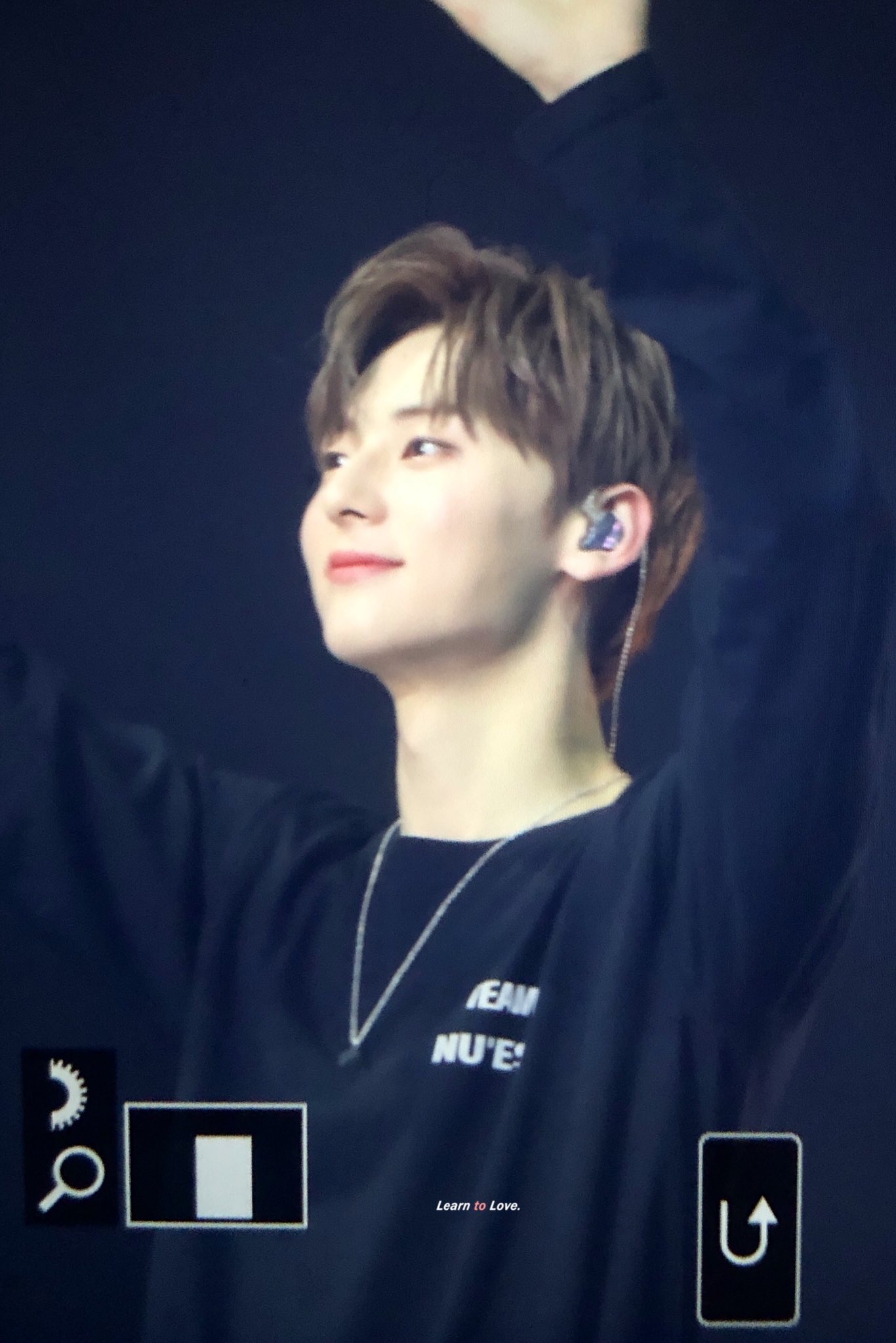 취미와 특기가 정리지만 이목구비가 제일 잘 정리 된 뉴이스트 민현 | 인스티즈