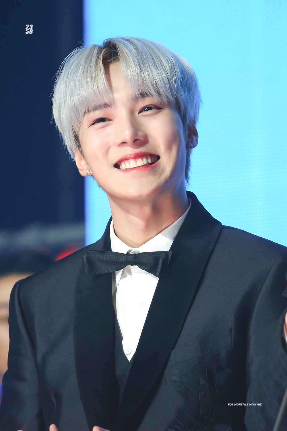 브이라이브어워즈 사진 그만 저장하고 싶은데 너무 잘생겼다.... | 인스티즈