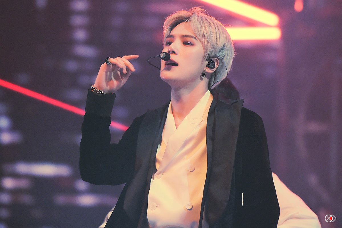 브이라이브어워즈 사진 그만 저장하고 싶은데 너무 잘생겼다.... | 인스티즈