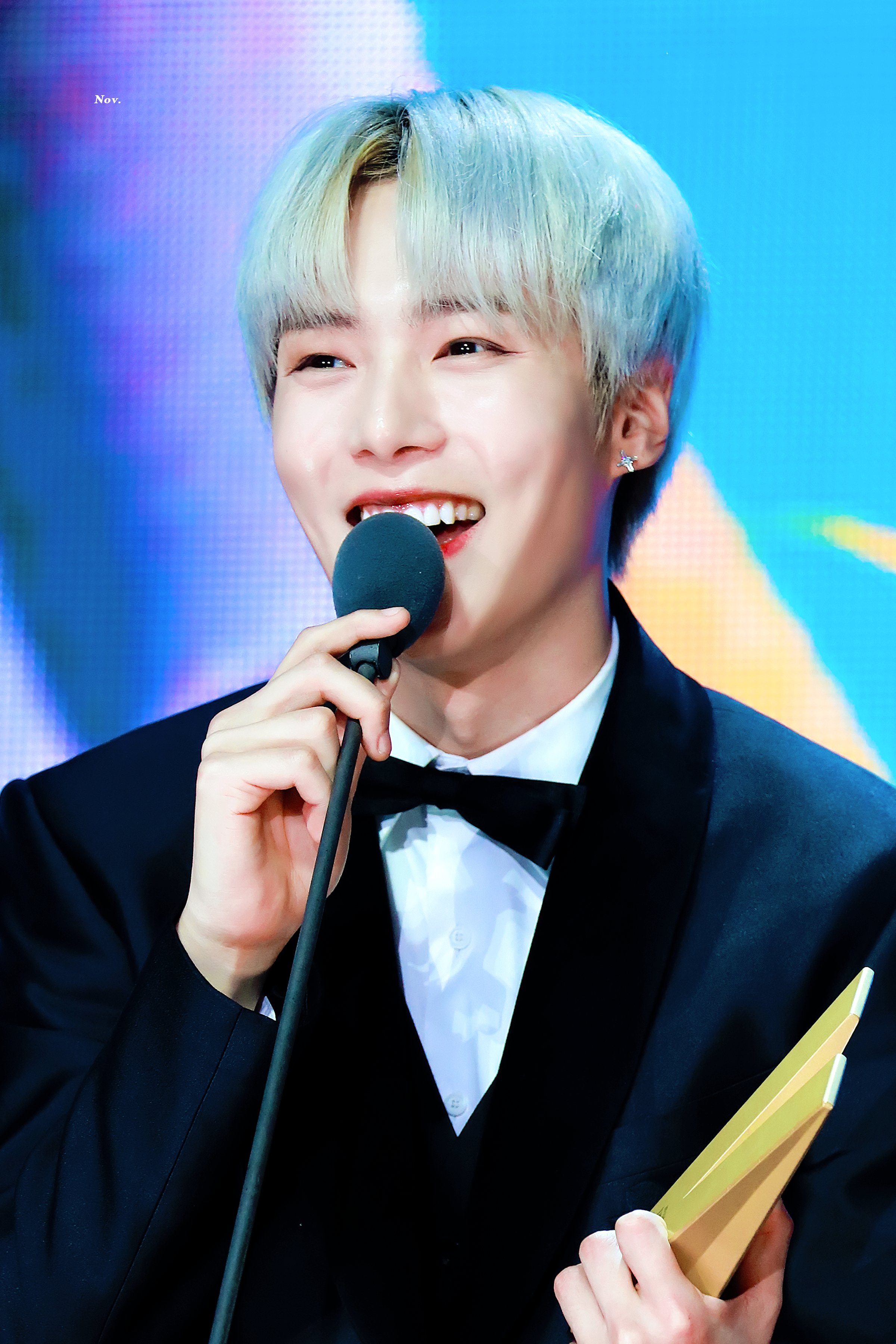 브이라이브어워즈 사진 그만 저장하고 싶은데 너무 잘생겼다.... | 인스티즈