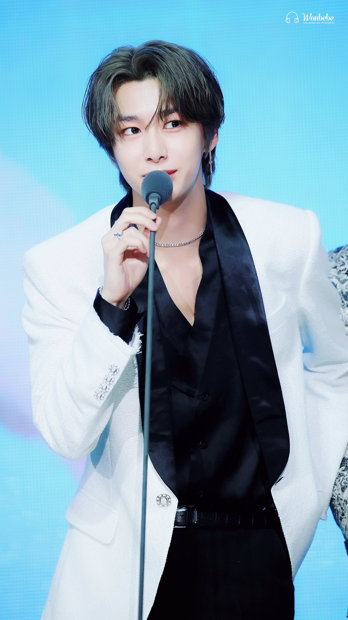 브이라이브어워즈 사진 그만 저장하고 싶은데 너무 잘생겼다.... | 인스티즈