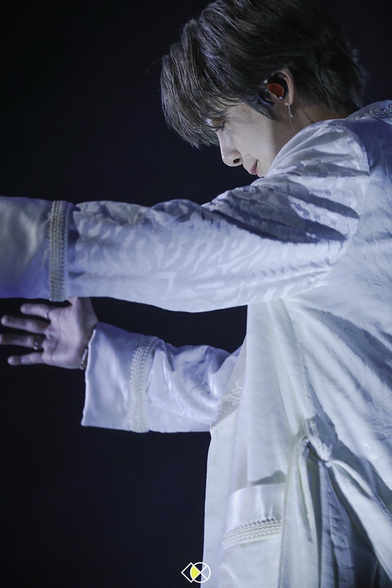 브이라이브어워즈 사진 그만 저장하고 싶은데 너무 잘생겼다.... | 인스티즈