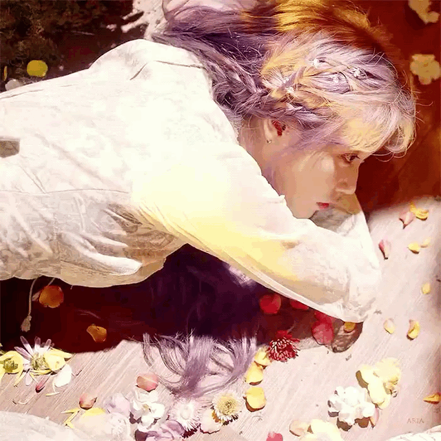 타팬인데 이번에 아이유님 너무 예뻐서 짤털함... | 인스티즈